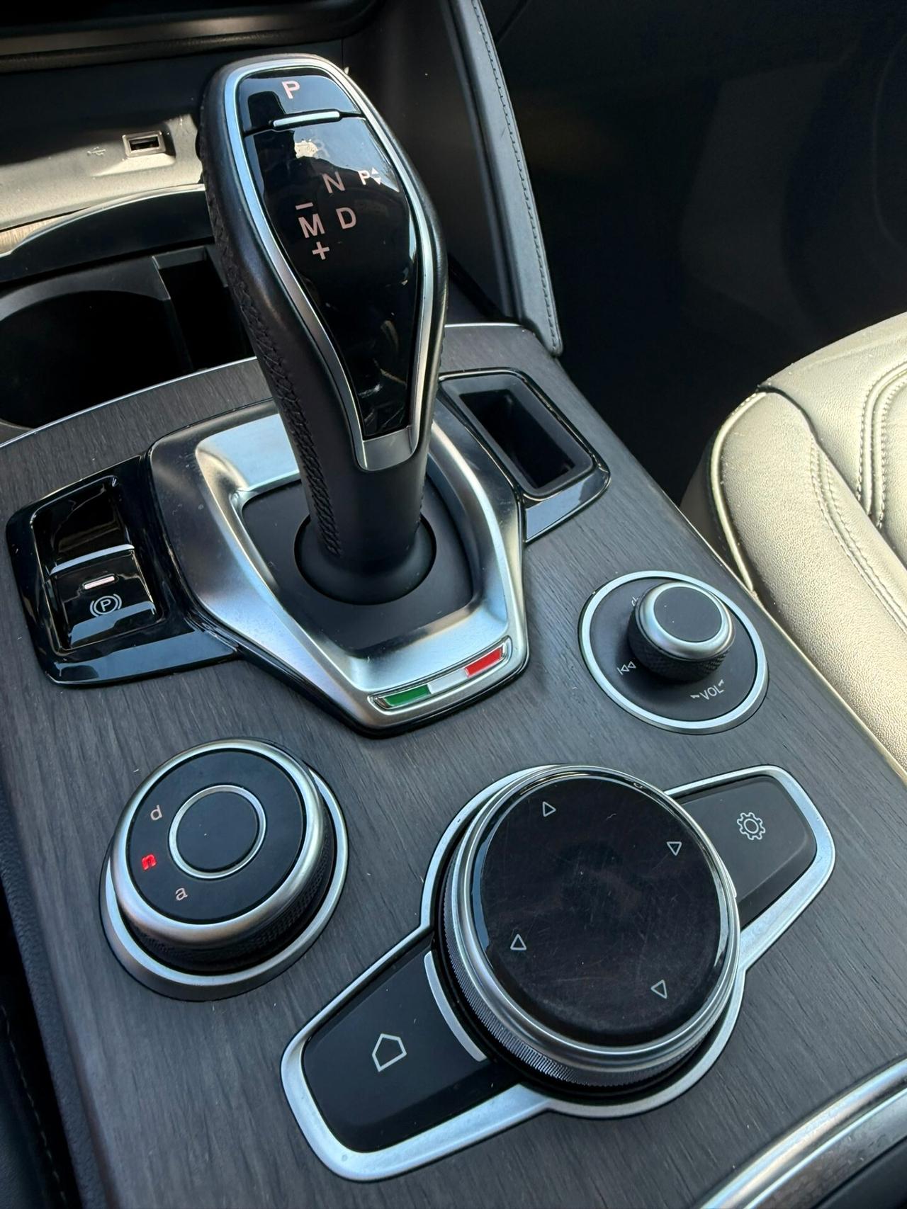 Alfa Romeo Stelvio 210 CV AT8 Q4 Veloce First Edition