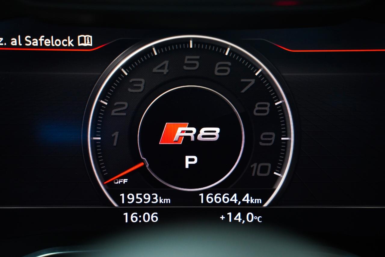 Audi R8 Coupé V10 quattro S tronic performance