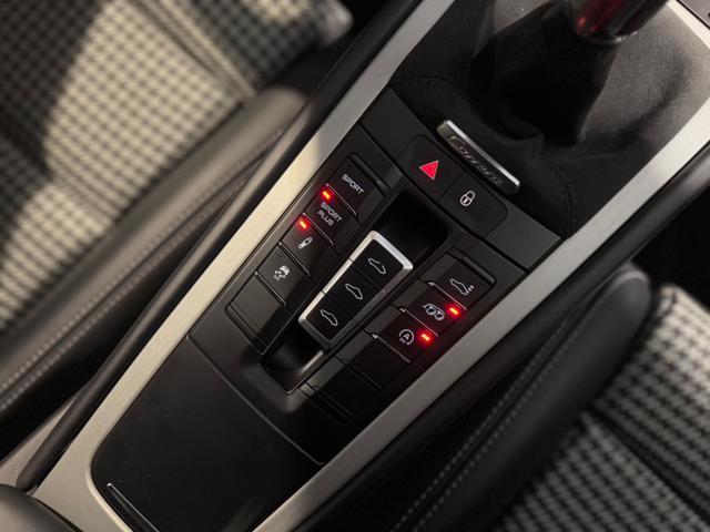 PORSCHE 991 3.8 50th ANNIVERSARY manual gearshift