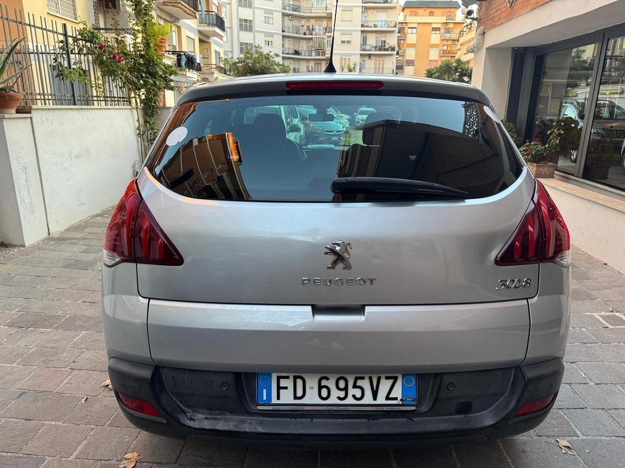 PEUGEOT 3008 1.6 HDi 115CV Business