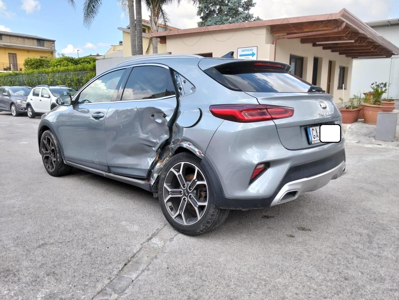Kia XCeed 1.6 CRDi 136cv Evolution 2020 SINISTRATA