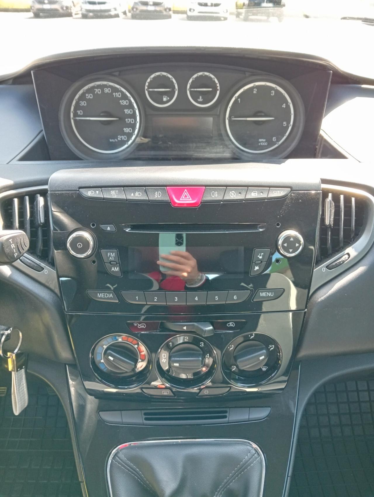 Lancia Ypsilon 1.3 MJET 95CV Elefantino