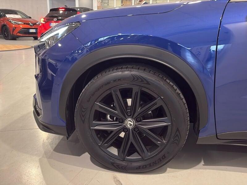 Lexus LBX Elegant 2WD