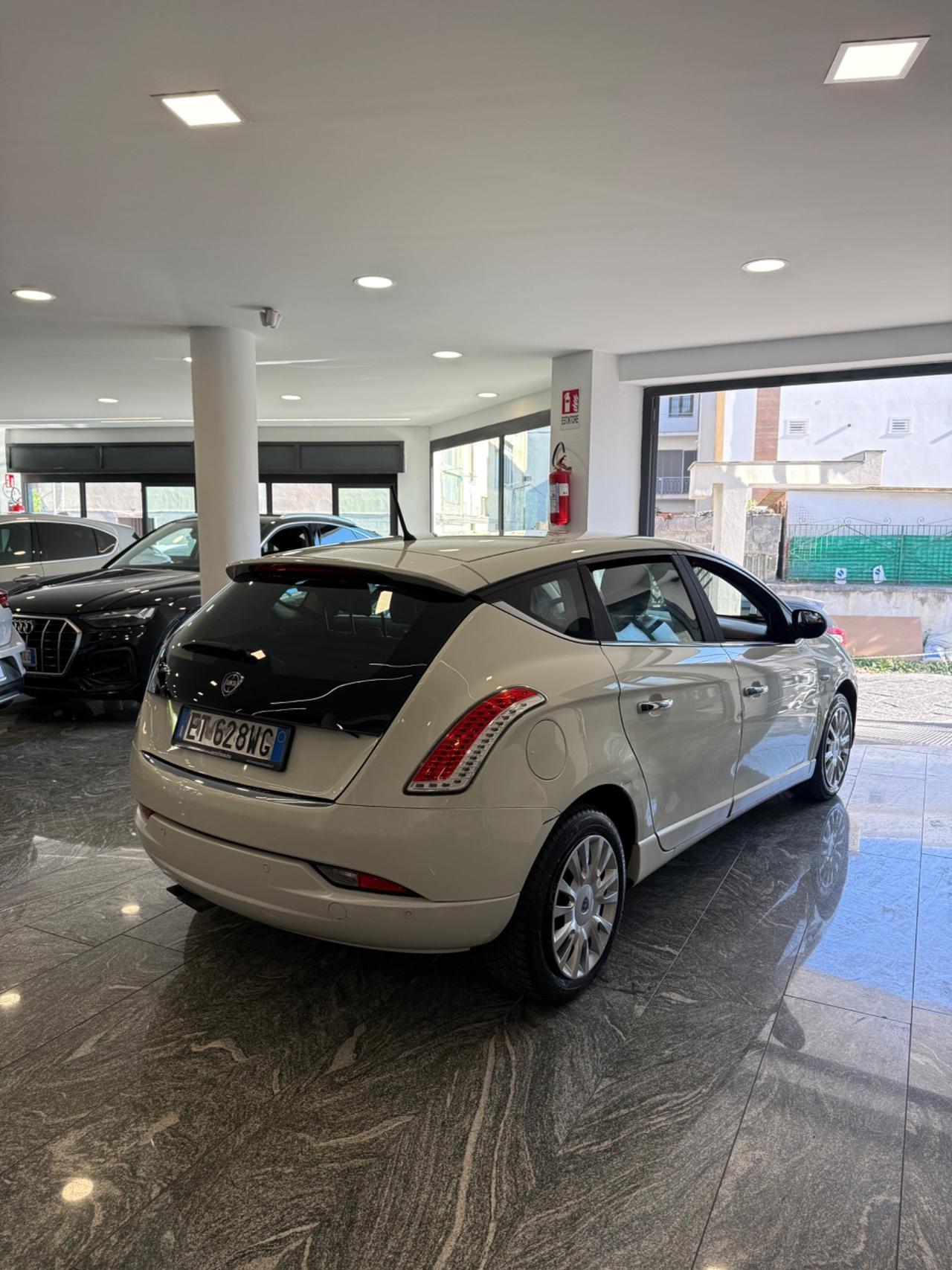 Lancia Delta 1.6 MJT DPF Silver