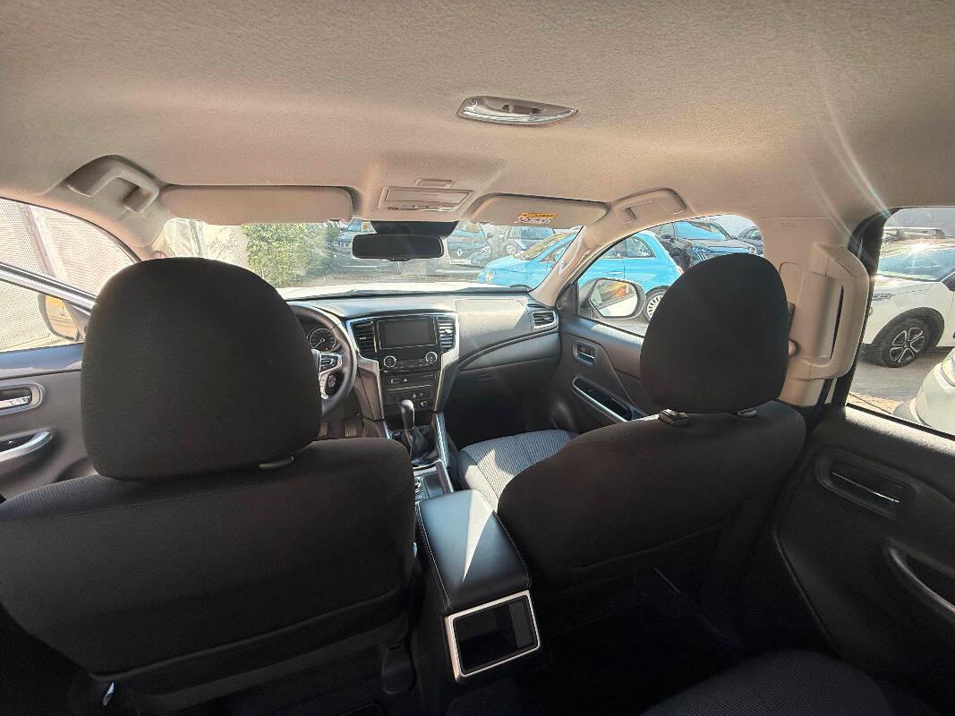 Mitsubishi L200 Cab VI 2019 Mitsubishi L200 d.cab 2.3d Diamond Pack 0 4wd 150cv