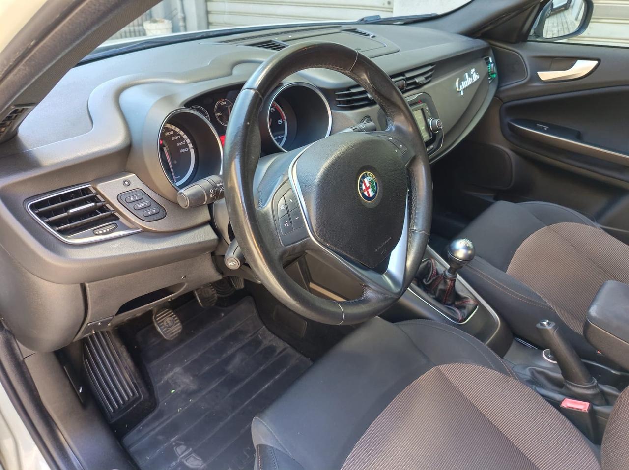 Alfa Romeo Giulietta 1.6 JTDm-2 105 CV Distinctive