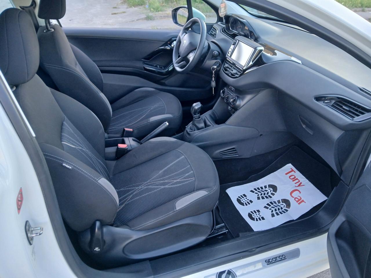 Peugeot 208 anno 2015 X Neopatentati KM CERTIFICATI