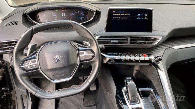 PEUGEOT 3008 1.6 HDI 120cv Aut