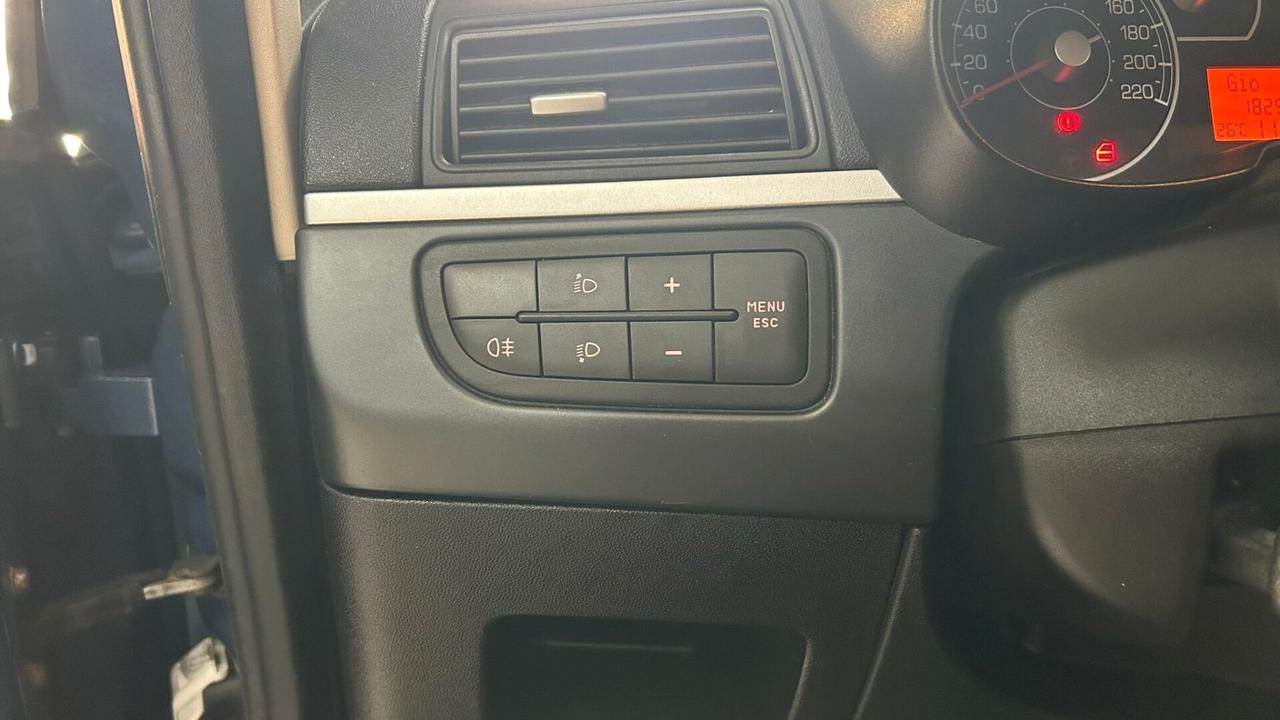 Fiat Grande Punto 1.4 5p CAMBIO AUTOMATICO
