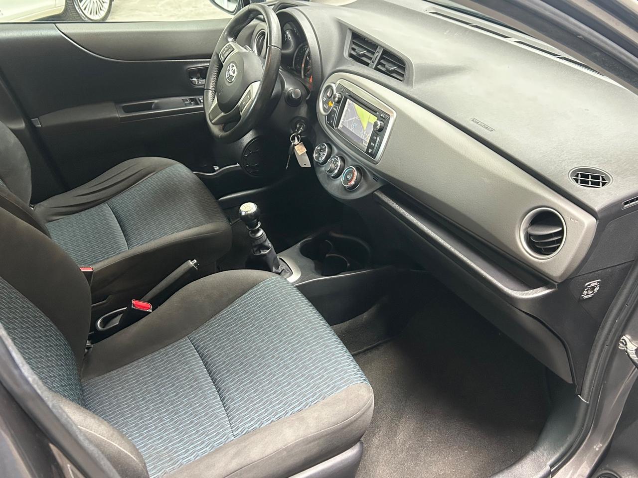 Toyota Yaris 1.3 5 porte Style 100cv neopatentati