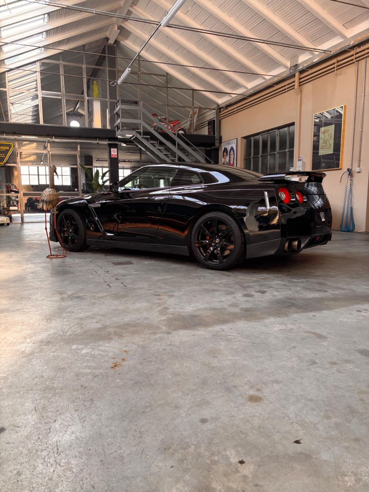 Nissan GTR 3.8 V6 Black Edition