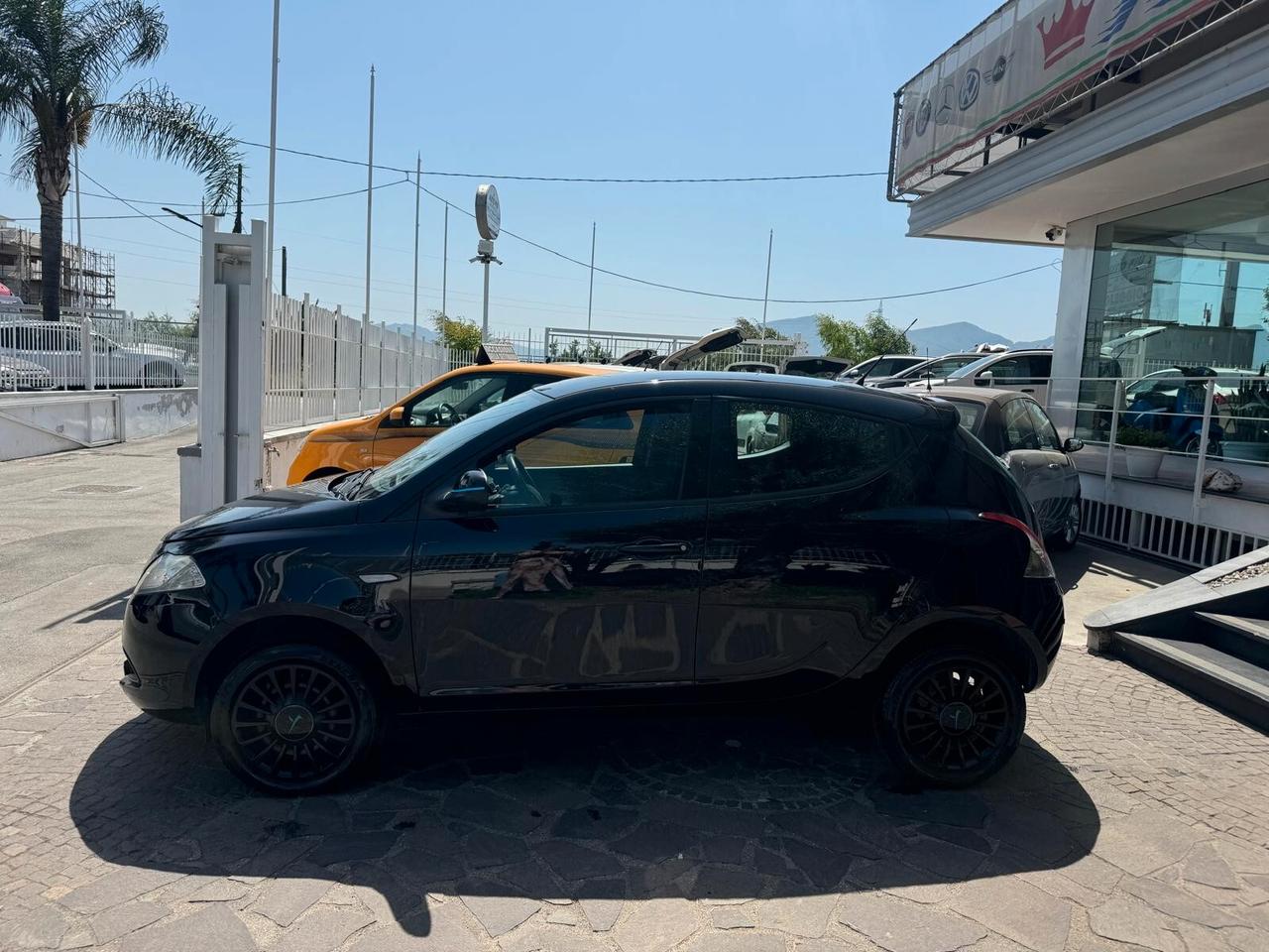 Lancia Ypsilon 0.9 TwinAir 85 CV 5 porte Metano Ecochic Elefantino