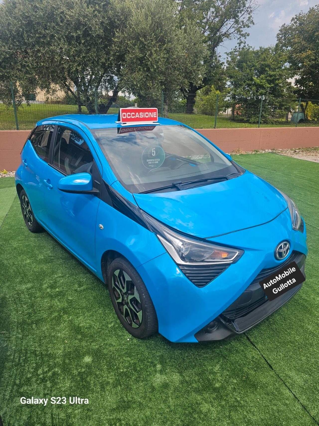 Toyota Aygo Connect 1.0 VVT-i 72 CV 5 porte x-clusiv