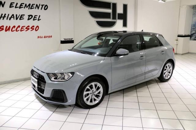 Audi A1 25 1.0 tfsi Identity Black s-tronic