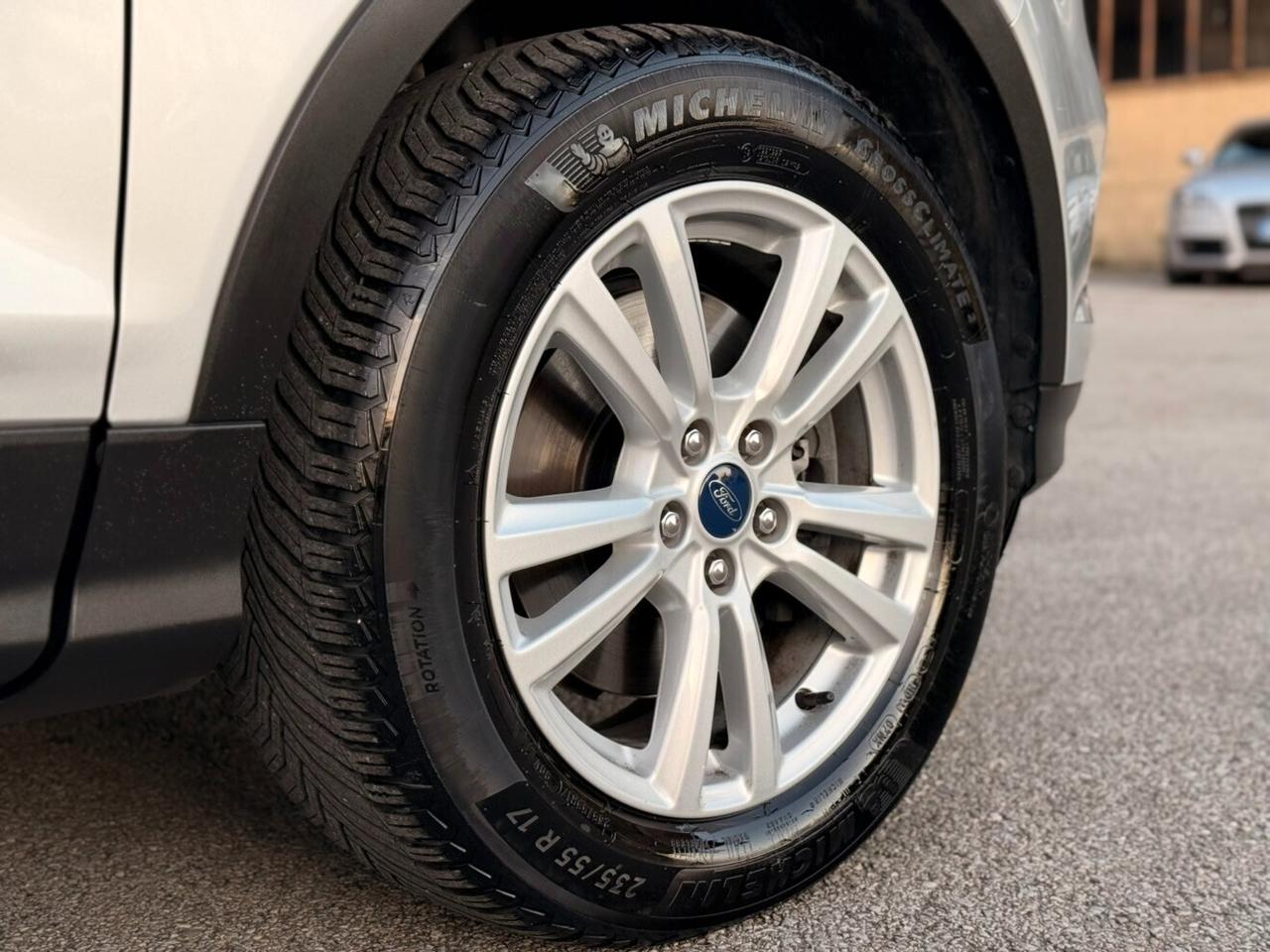 Ford Kuga 1.5 TDCI 120 CV S&S 2WD ST-Line Business