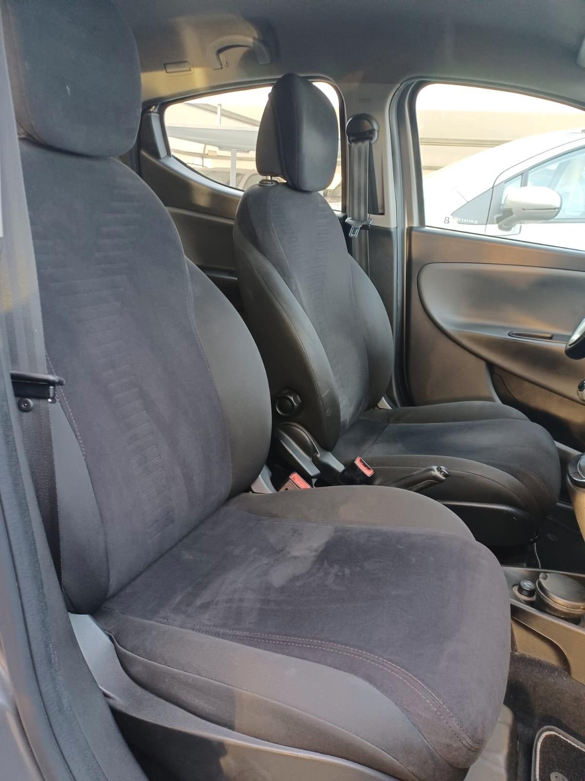 Lancia Ypsilon 1.2 69 CV 5 porte S&S Platinum