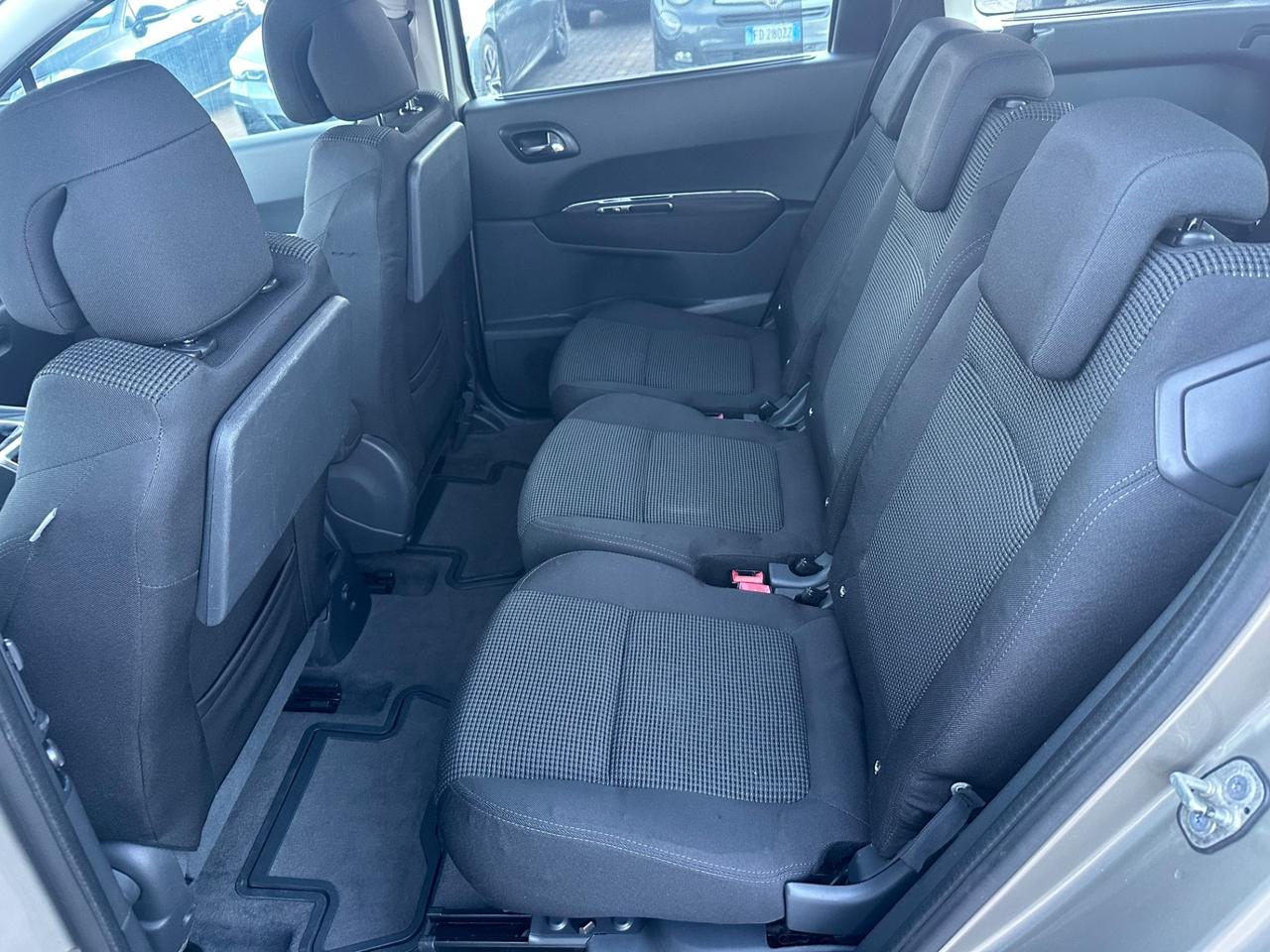Peugeot 5008 1.6 HDi 112CV Business