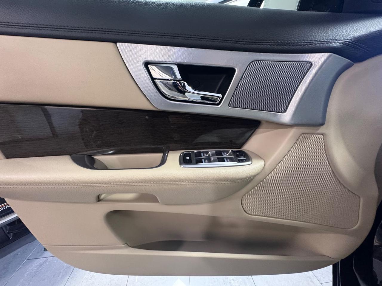 Jaguar XF Premium Luxury 2.2 D #7017