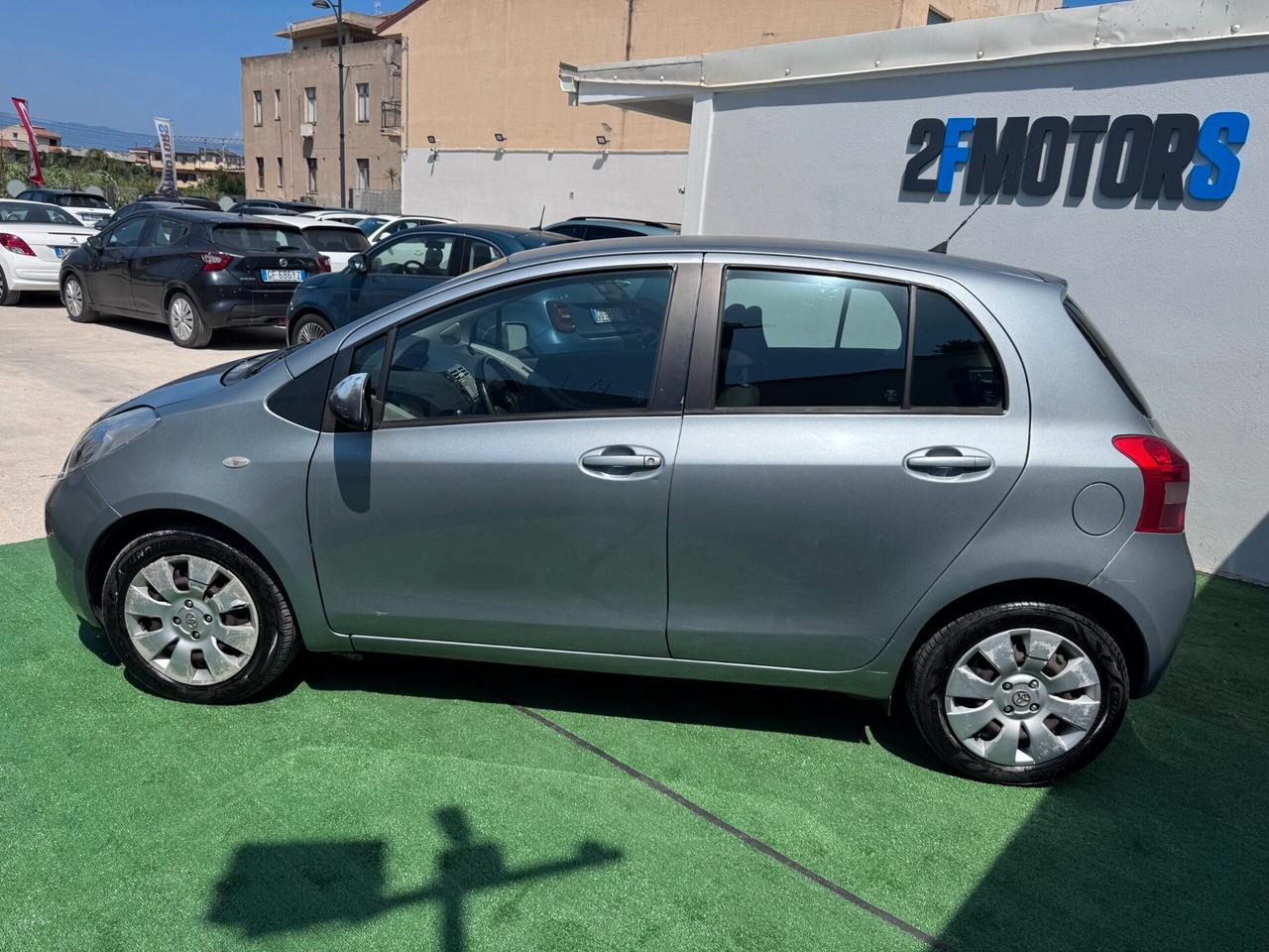 Toyota Yaris 1.0 5 porte Sol