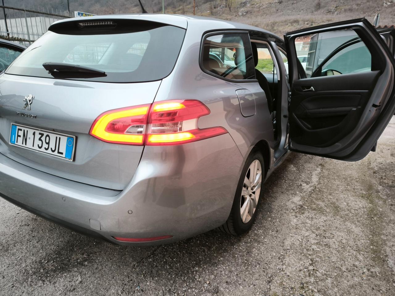 Peugeot 308 HDI 1500 EURO 6 OK NEOPATENTATI