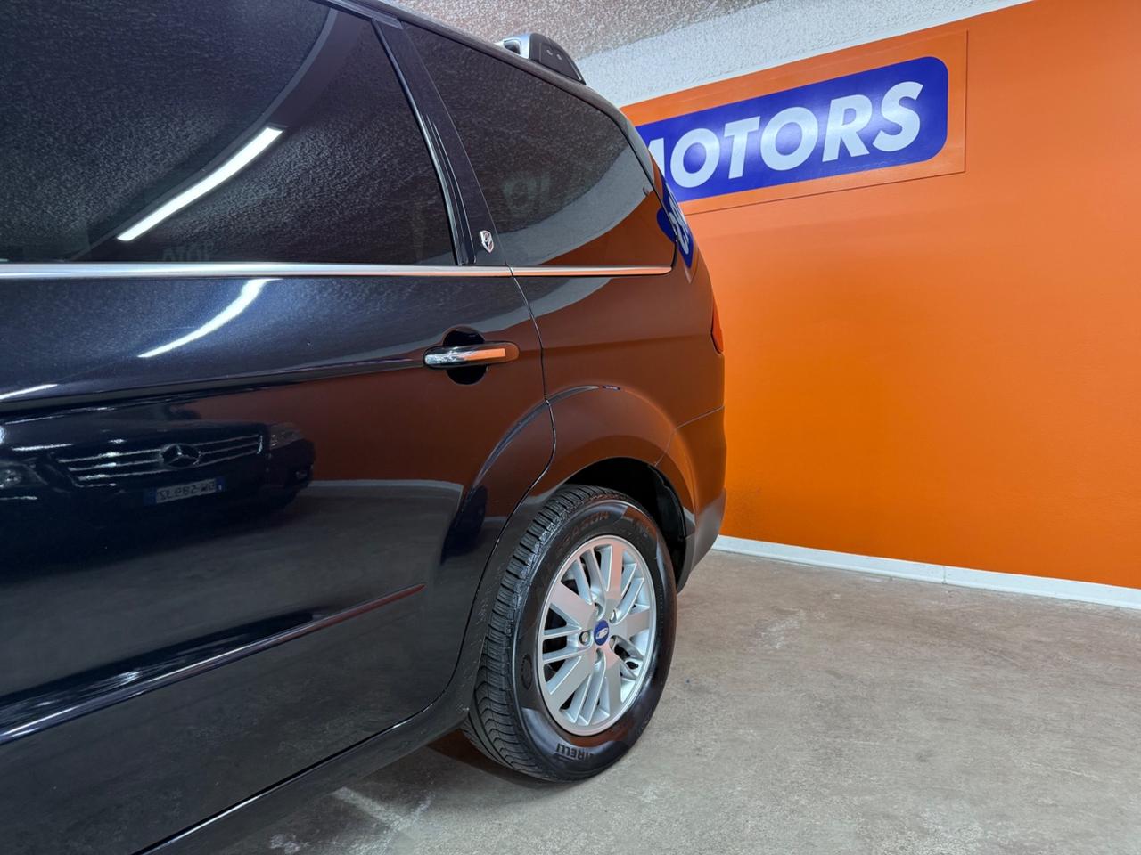 Ford Galaxy 2.0 da 140 CV - Gancio Traino Estraibile 7 posti