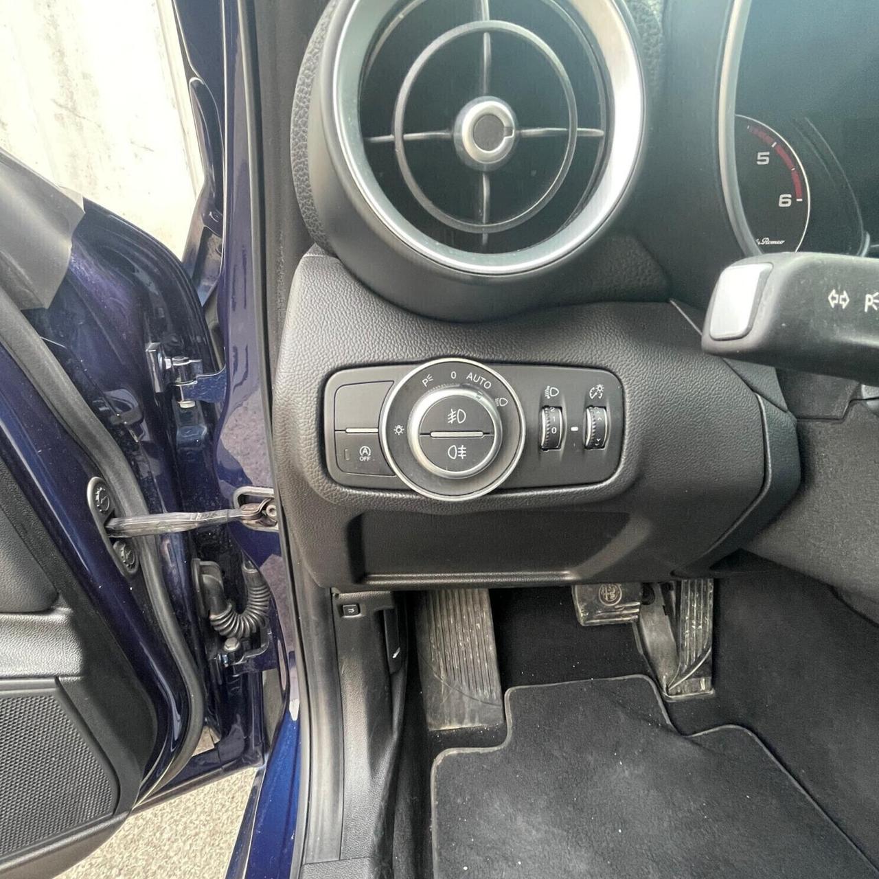 Alfa Romeo Giulia 2.2 Turbodiesel 150 CV AT8 Super
