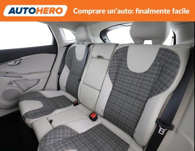 VOLVO V40 T2 Plus