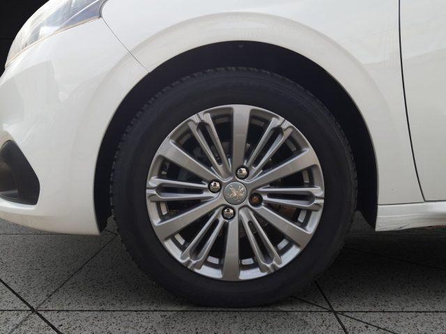 PEUGEOT 208 1° serie PureTech 82 5 porte Allure