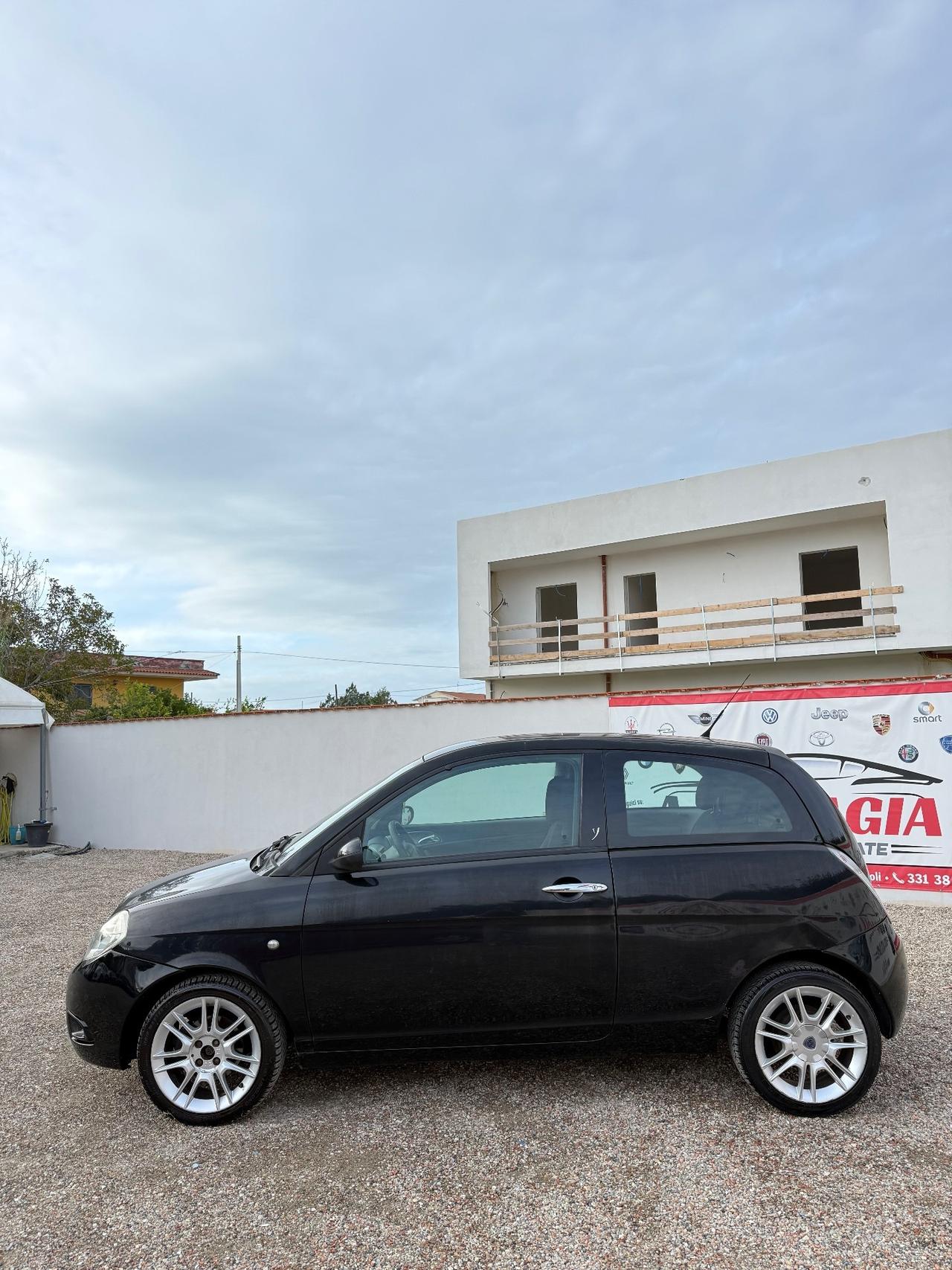 Lancia Ypsilon 1.2 Oro Plus