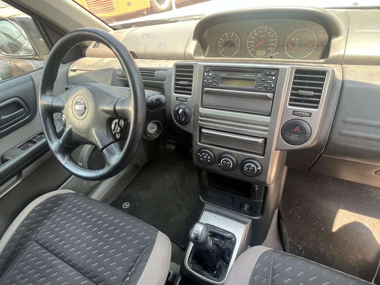 Nissan X-Trail 2.2 dCi Elegance Columbia
