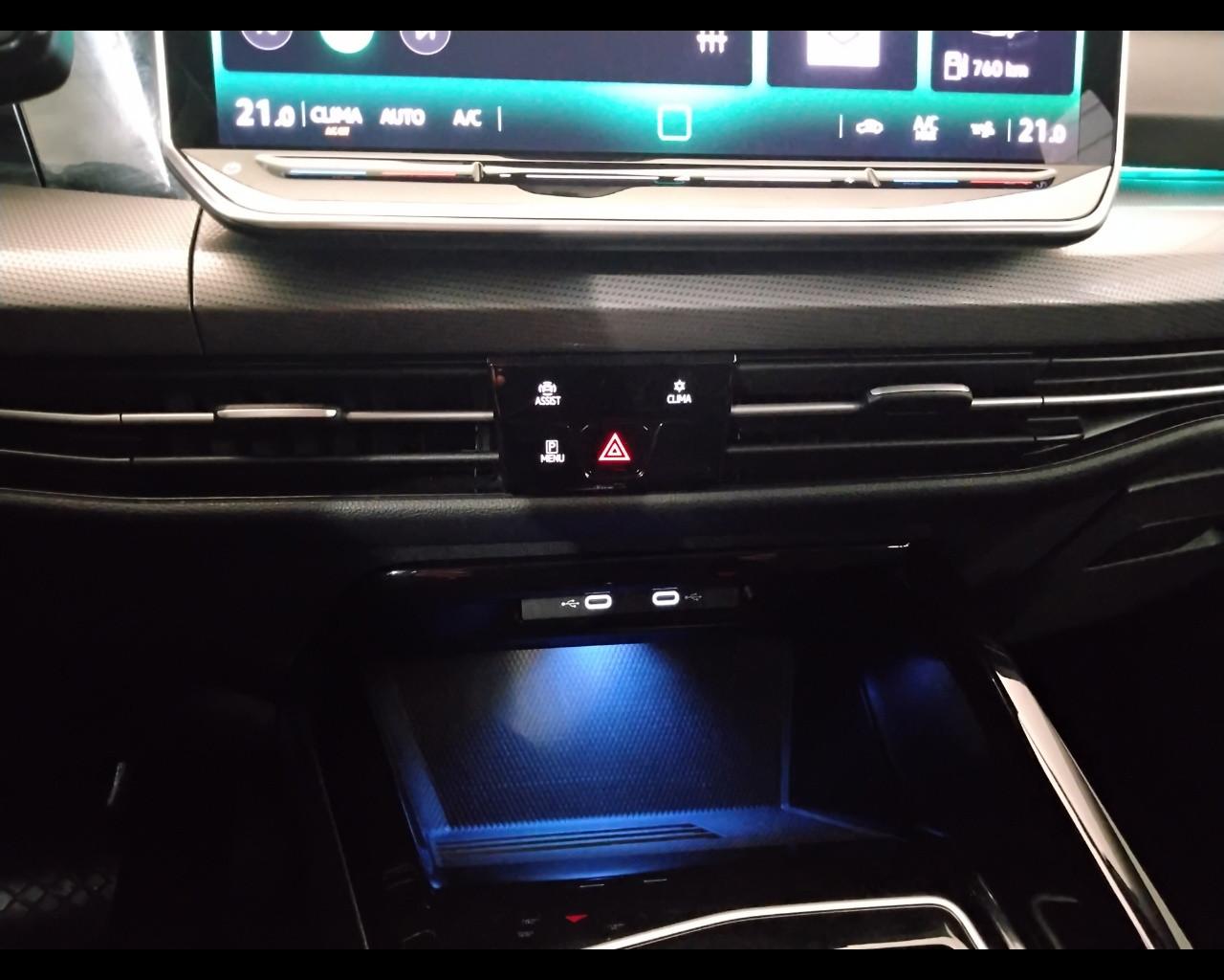 VOLKSWAGEN Golf VIII 2024 - Golf 2.0 tdi Style 150cv dsg