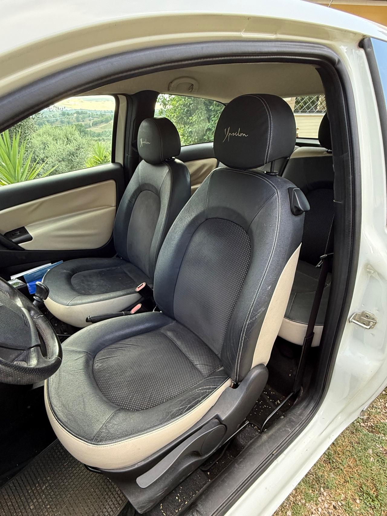 Lancia Ypsilon 1.2 69 CV Diva euro 5