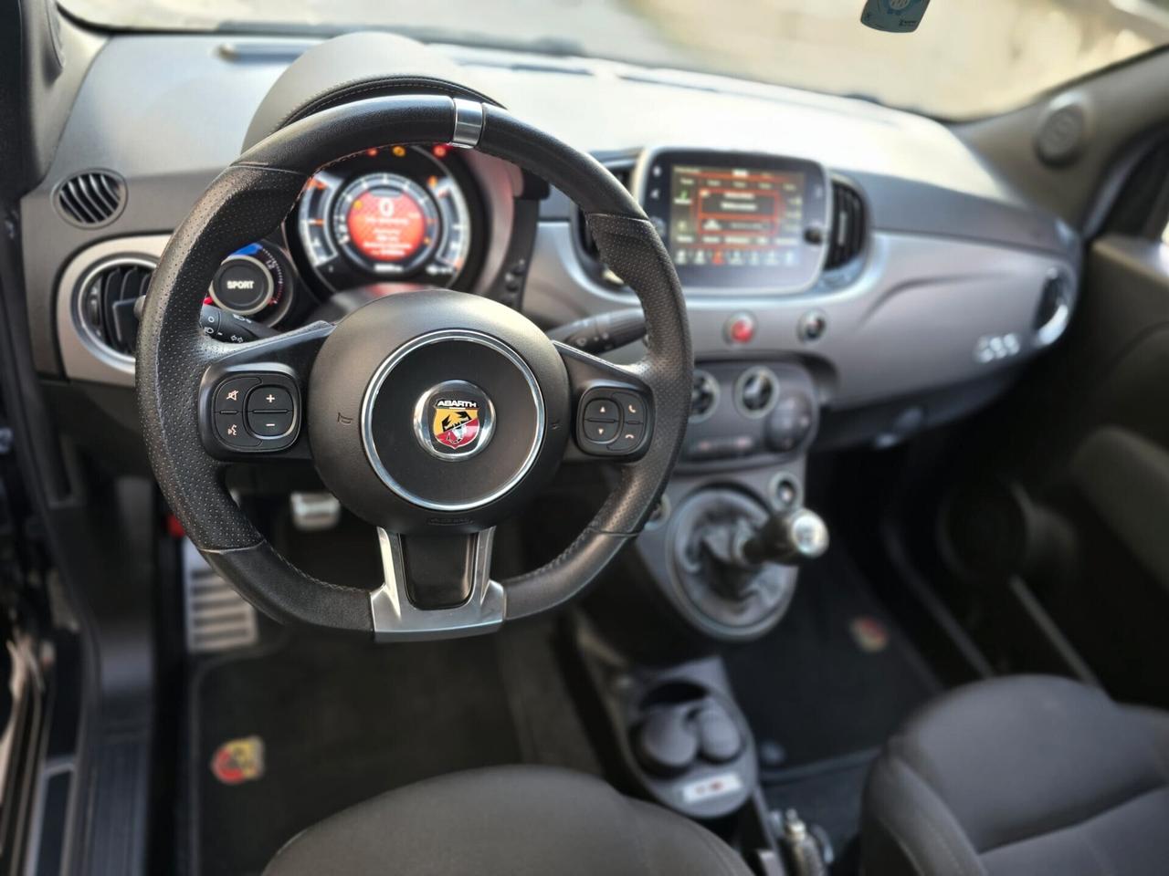 Abarth 595 1.4 Turbo T-Jet 160 CV Pista leggere descrizione