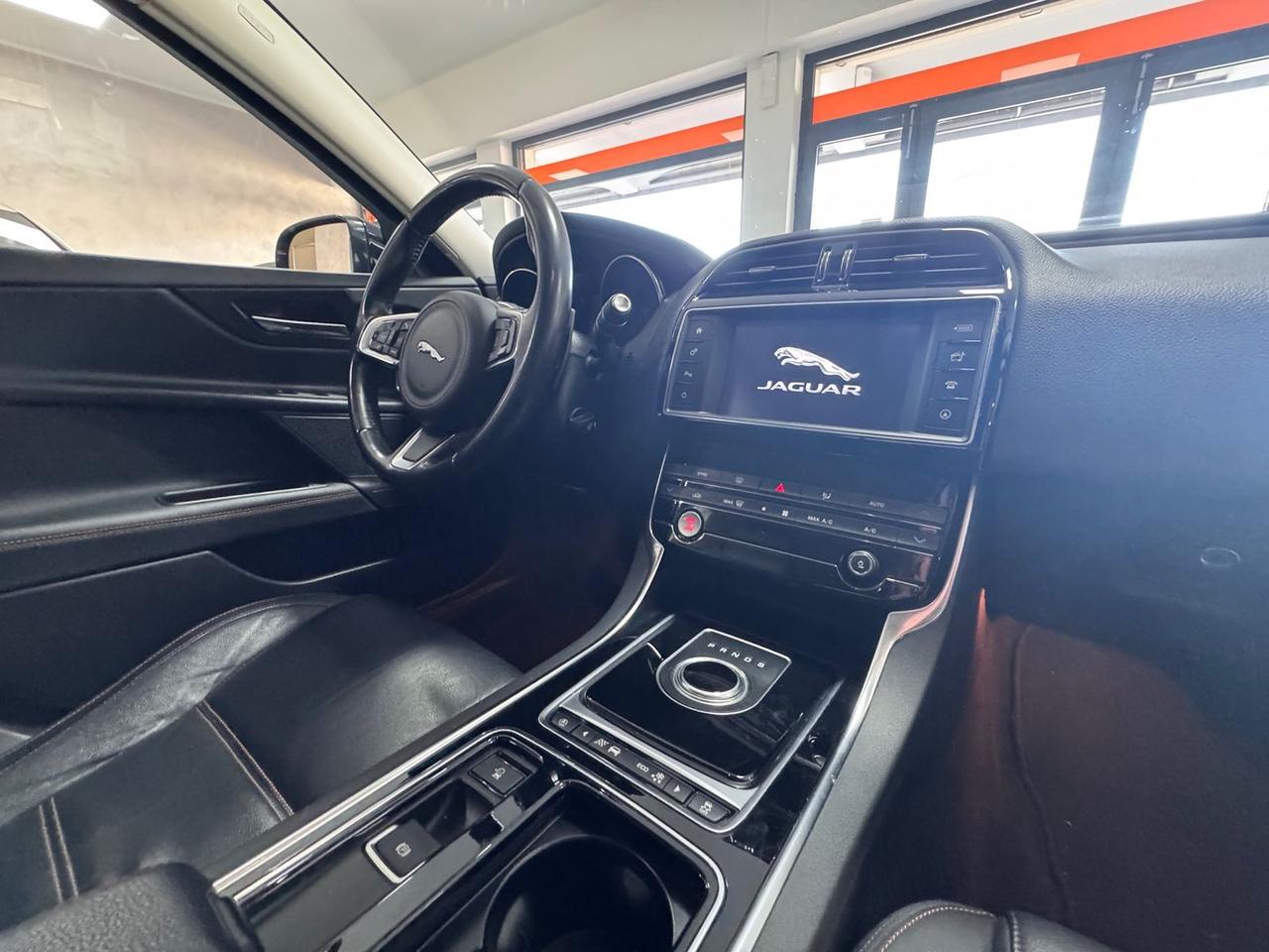 Jaguar XE Prestige Business Edition 2.0 20d #6791