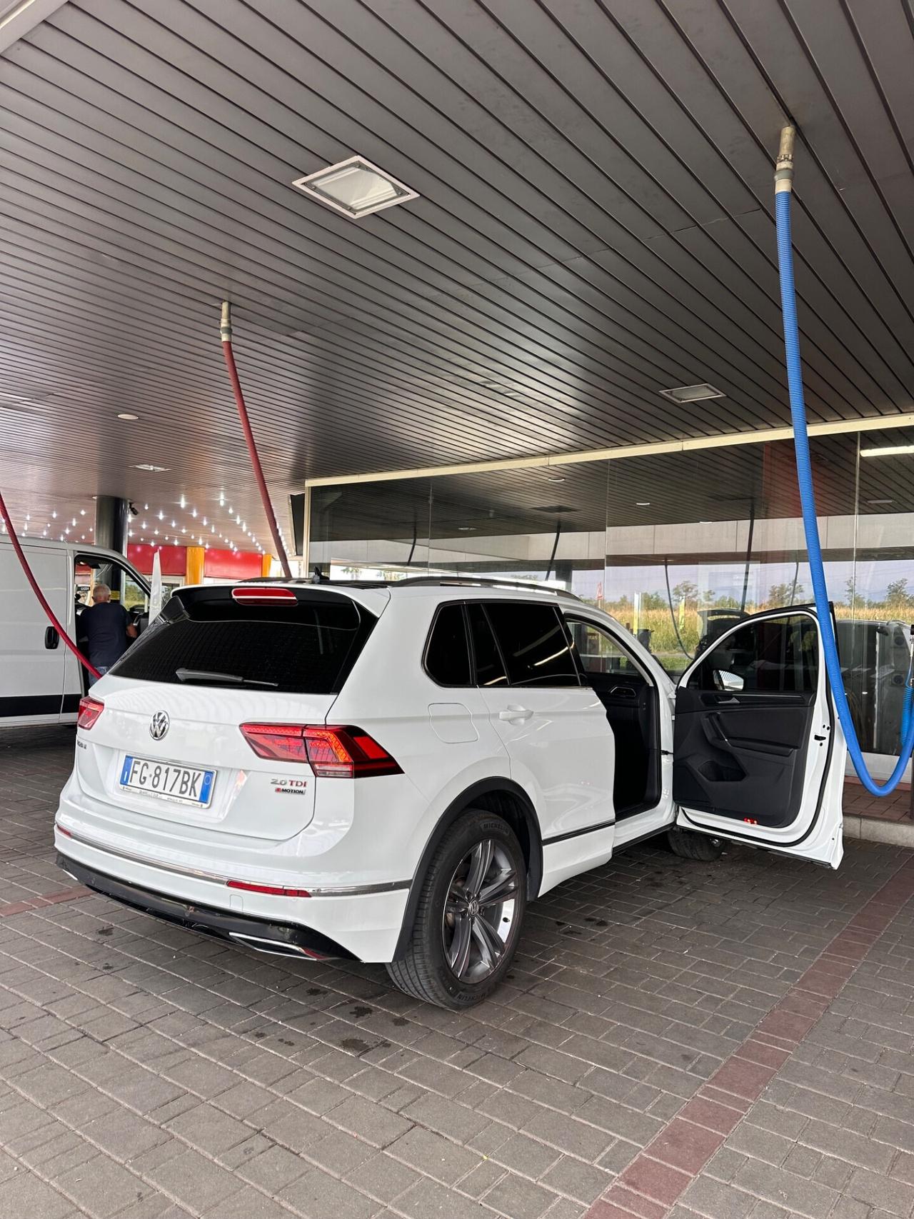 Volkswagen Tiguan 2.0 TDI SCR DSG 4MOTION Executive BMT
