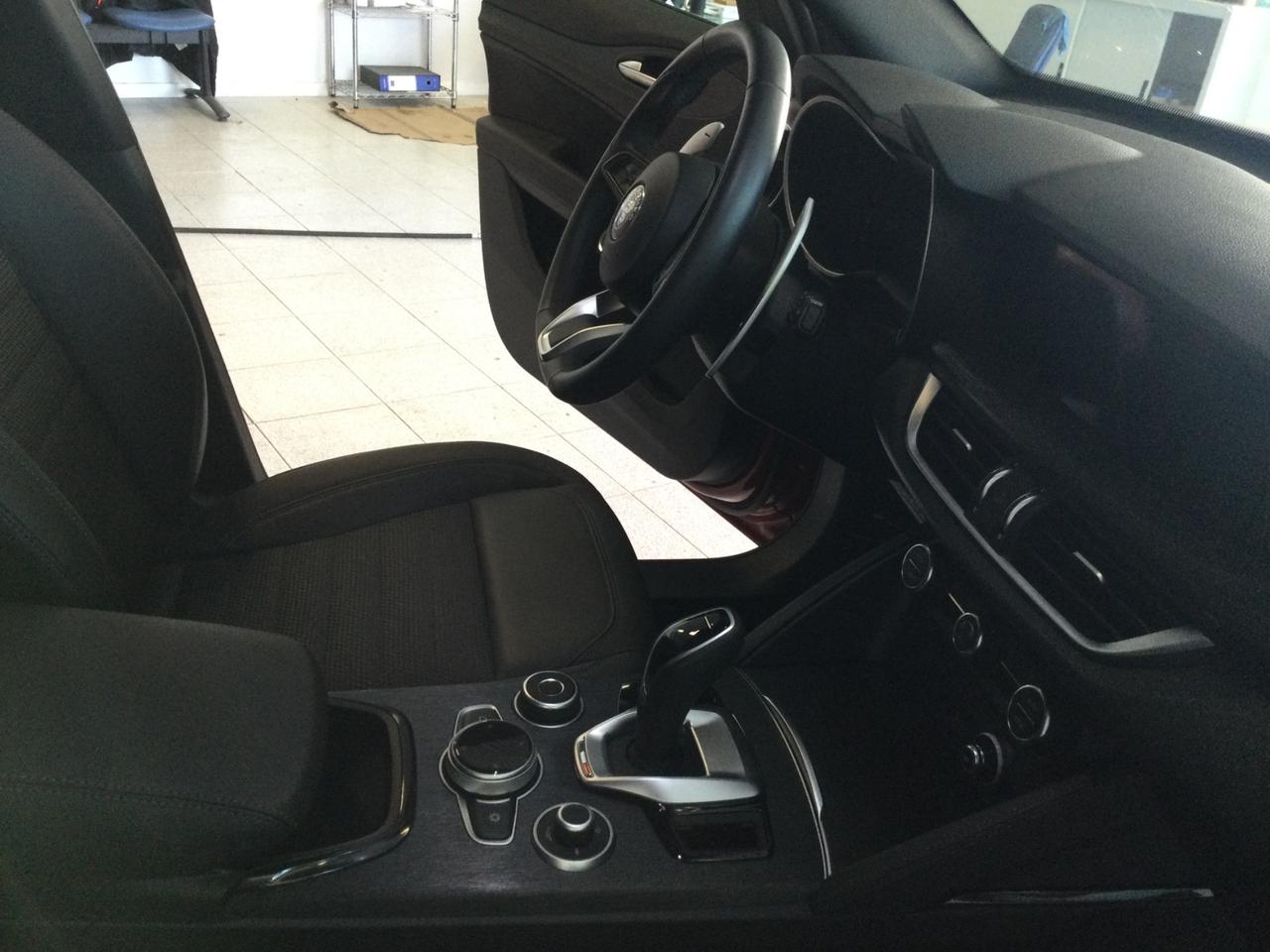 Alfa Romeo Stelvio 2.2 Turbodiesel 160 CV AT8 RWD Sprint