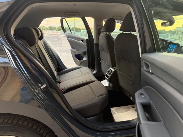 VOLKSWAGEN Golf 2.0 TDI 150 CV DSG SCR Life LUCI AMBIENTE