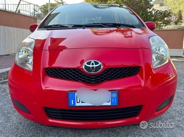 Toyota Yaris 1.0 5 ideale per neo patentati