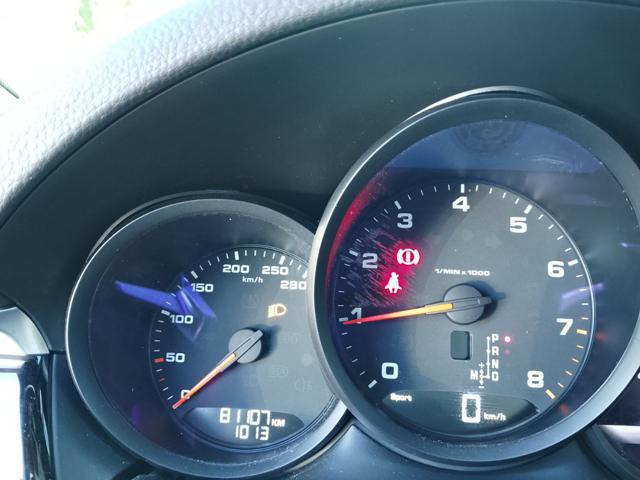 PORSCHE Macan 2.0