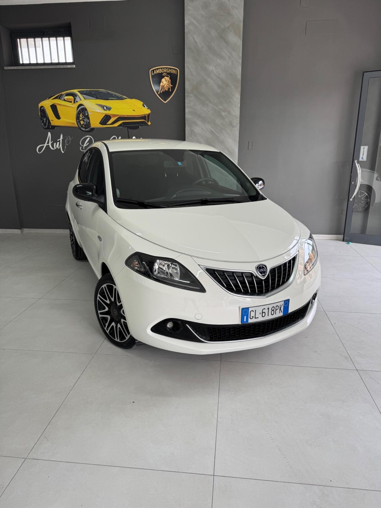 Lancia Ypsilon 1.0 FireFly 5 porte S&S Hybrid Alberta Ferretti
