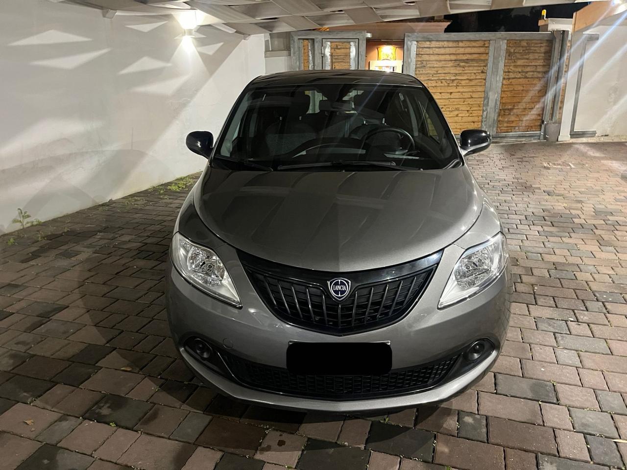 Lancia Ypsilon 1.0 FireFly 5 porte S&S Hybrid Silver