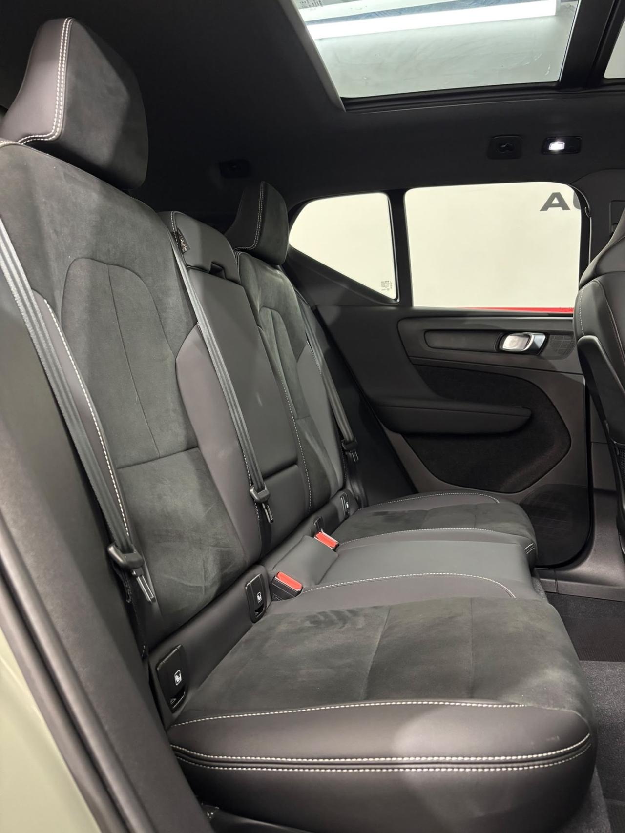 Volvo XC40 B3 automatico Ultimate Dark