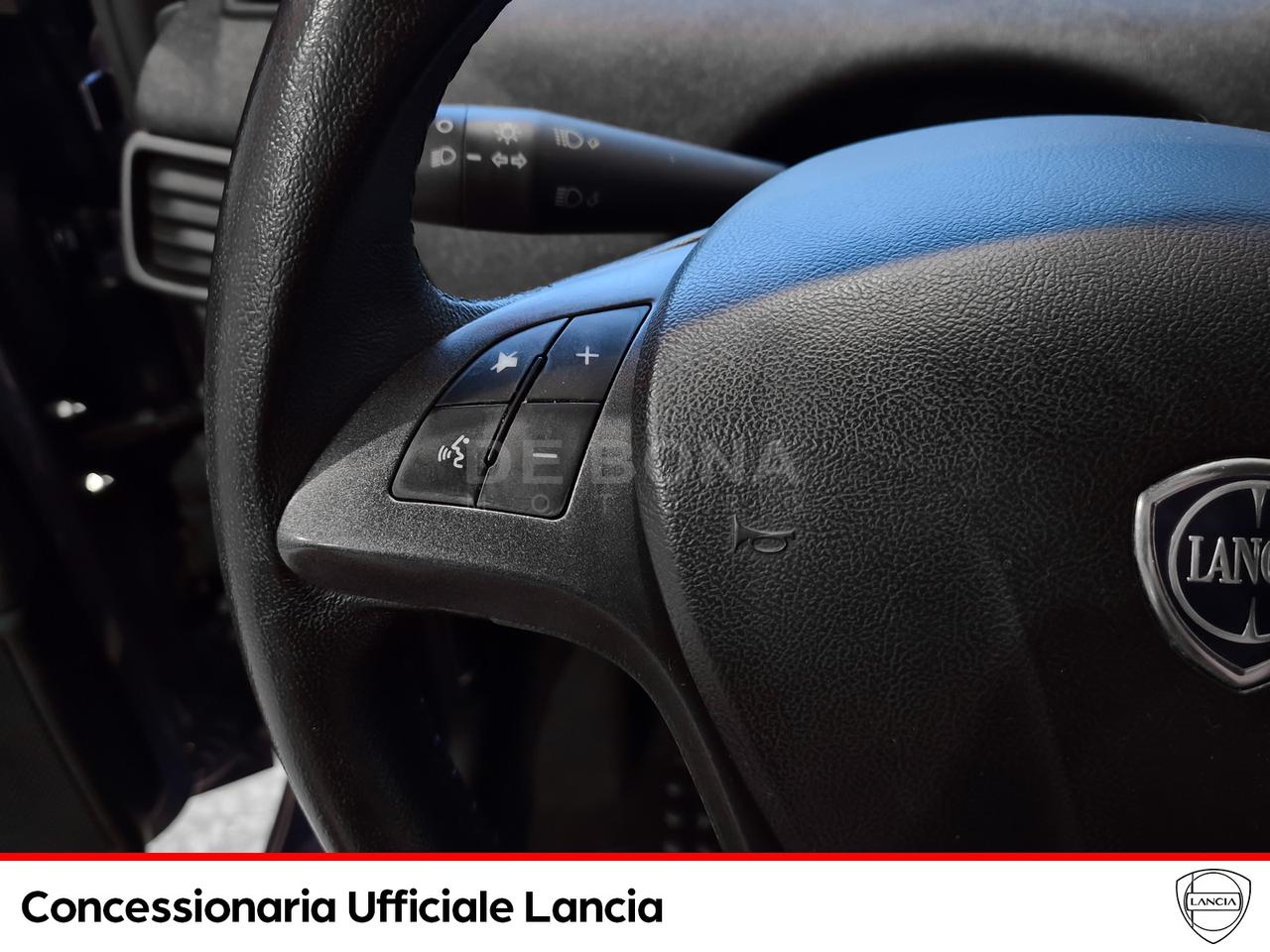 Lancia Ypsilon 1.0 firefly hybrid silver s&s 70cv
