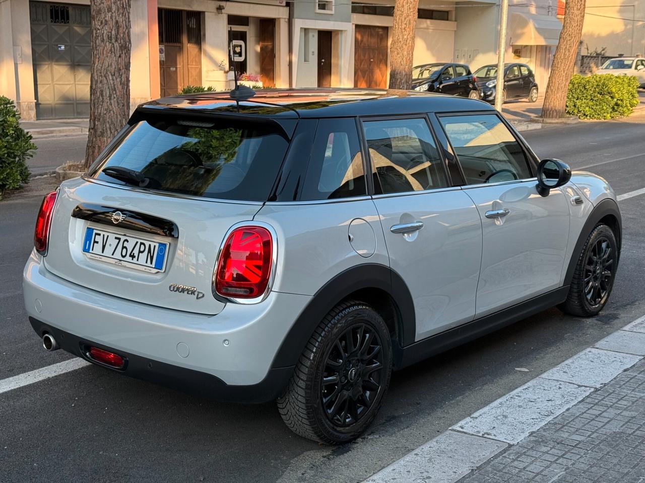 Mini 1.5 Cooper D 5porte B.Street NAVI LED - 2019