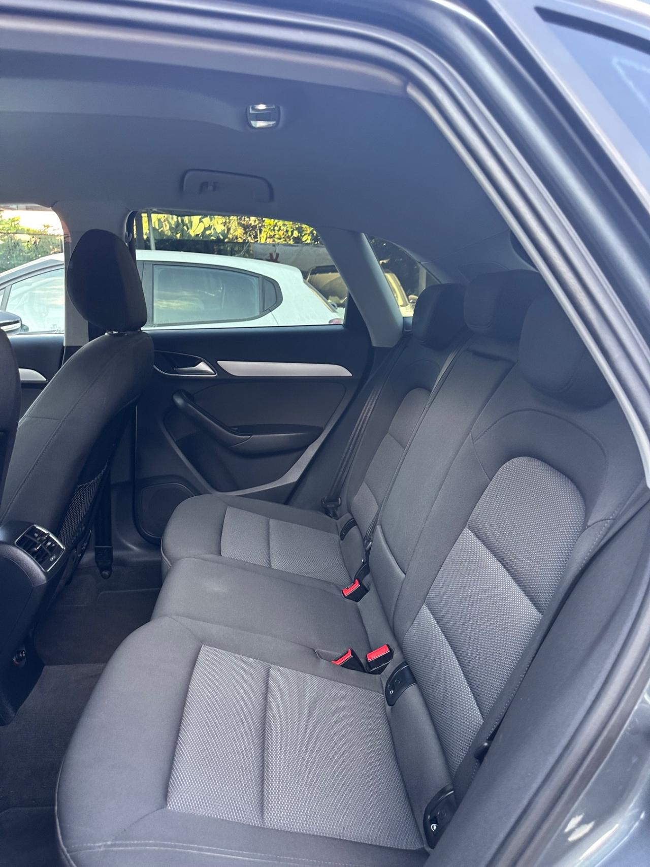 Audi Q3 2.0 TDI 120 CV Sport