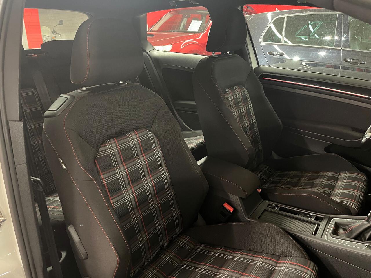 VW Golf VII GTI 2.0 TSI Performance 230 CV Euro 6