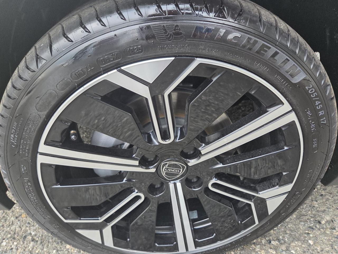 Lancia Ypsilon KM/0 NESSUN OBBLIGO FINANZIARIO !!