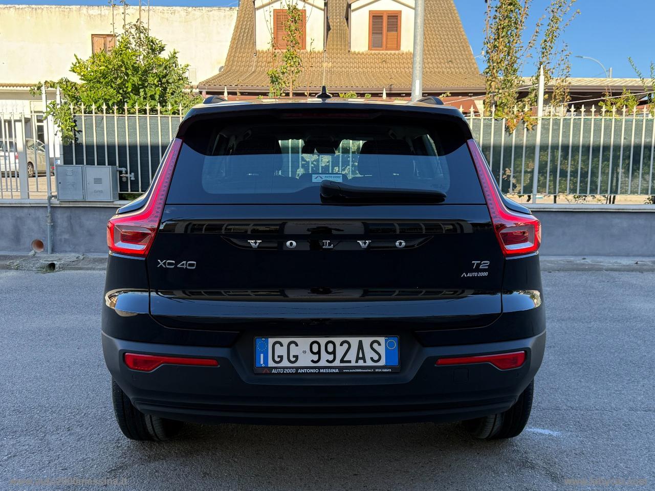 VOLVO XC40 T2 Momentum Core