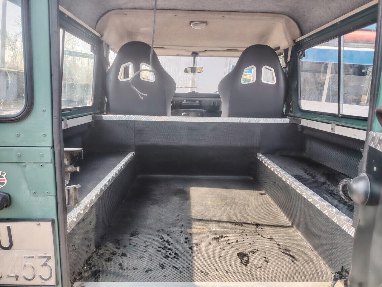 Land Rover Defender 9.0 2.5 Td5 -AUTOCARRO