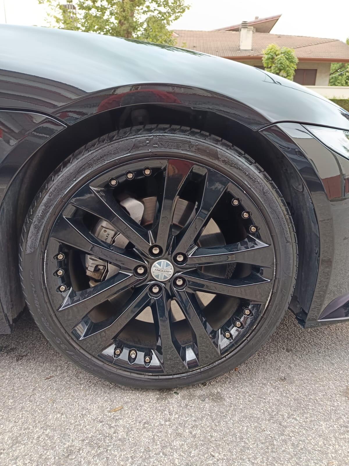 Jaguar F-Type 2.0 aut. Coupé R-Dynamic Black